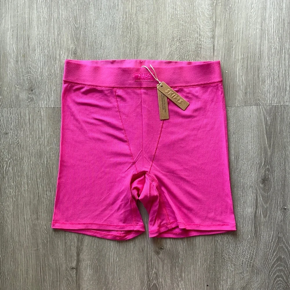 SOLD Skims Soft Lounge Set - Picture 4 of 12